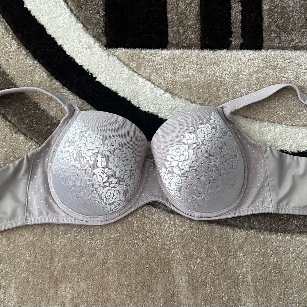 Soma Stunning Support Full Coverage Bra 34DD Satin Lined Cup Underwire Lace